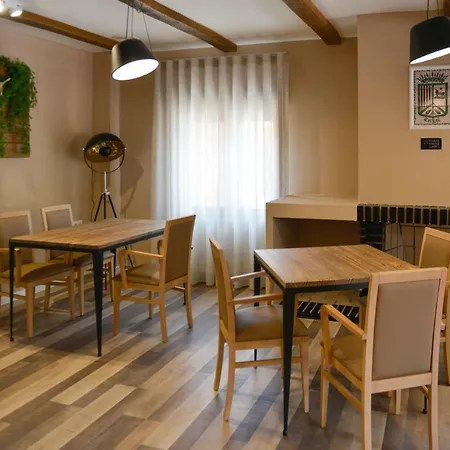 فندق مبيت وإفطار La Casita De El Cuervo (Aragon)